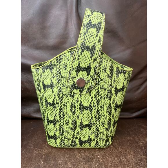 Green & Black snakeskin bucket bag with drawstring top. - Picture 2 of 4